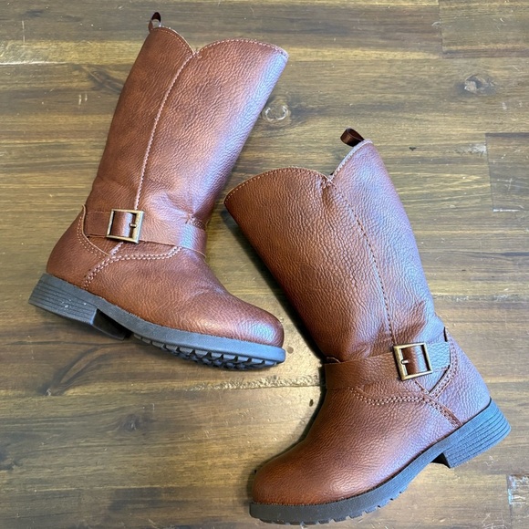 Oshkosh B’gosh Brown Tall Ridding Boots Toddler 7 Round Toe Faux
leather - Picture 1 of 6